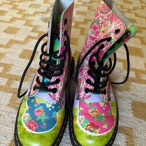 Dr Martens 1460 Pascal Daze Cats, Bunnies, Floral Art Women's Boots Sz 6